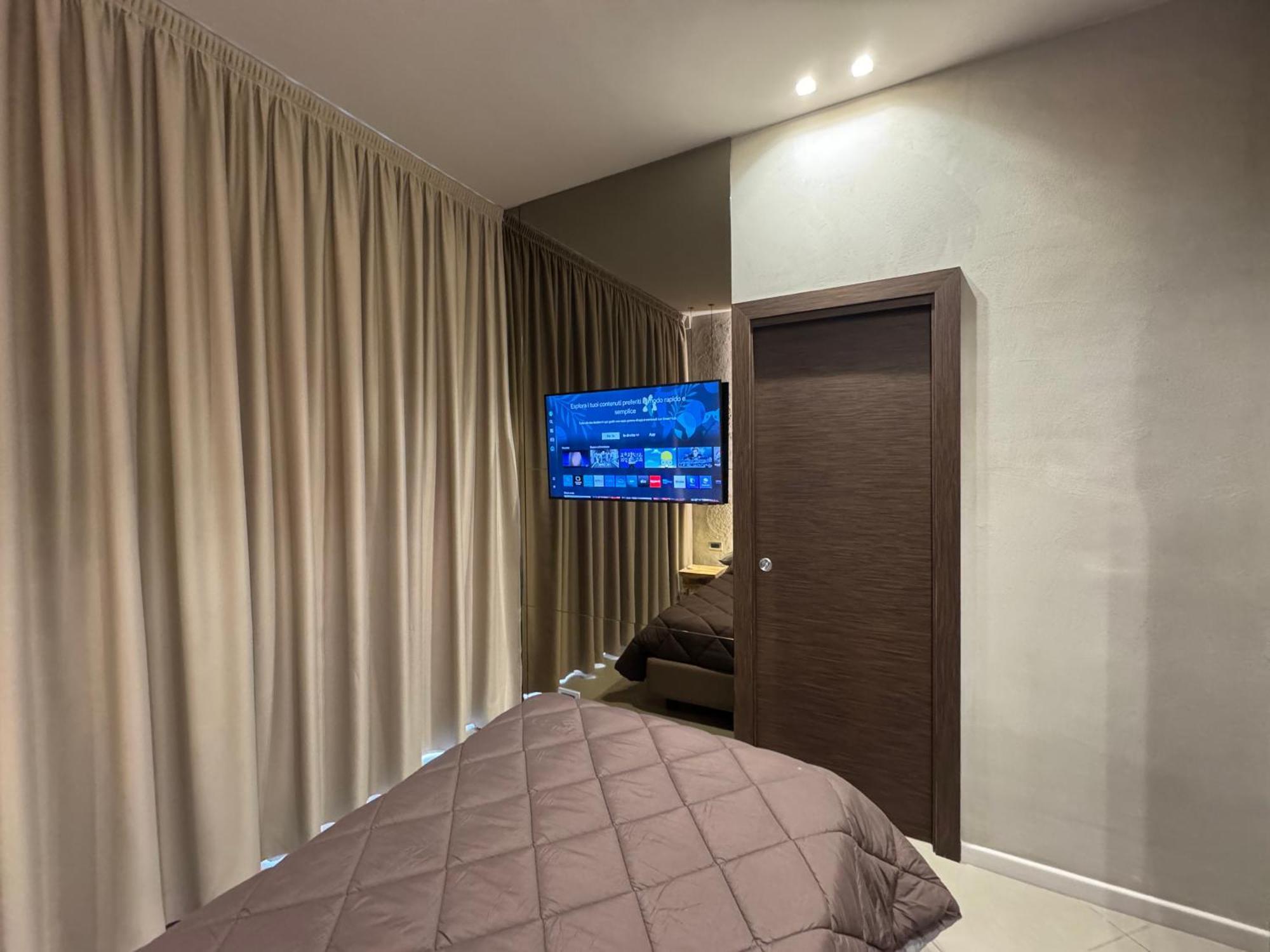 קאסרטה Tropicana Room מראה חיצוני תמונה