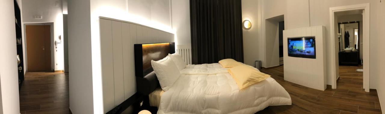 קאסרטה Tropicana Room מראה חיצוני תמונה